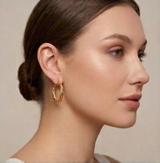 Elara Gold Burgu Küpe
